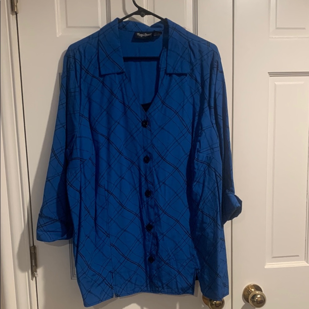 💙🖤Black & Blue Plaid Button Up Top🖤💙